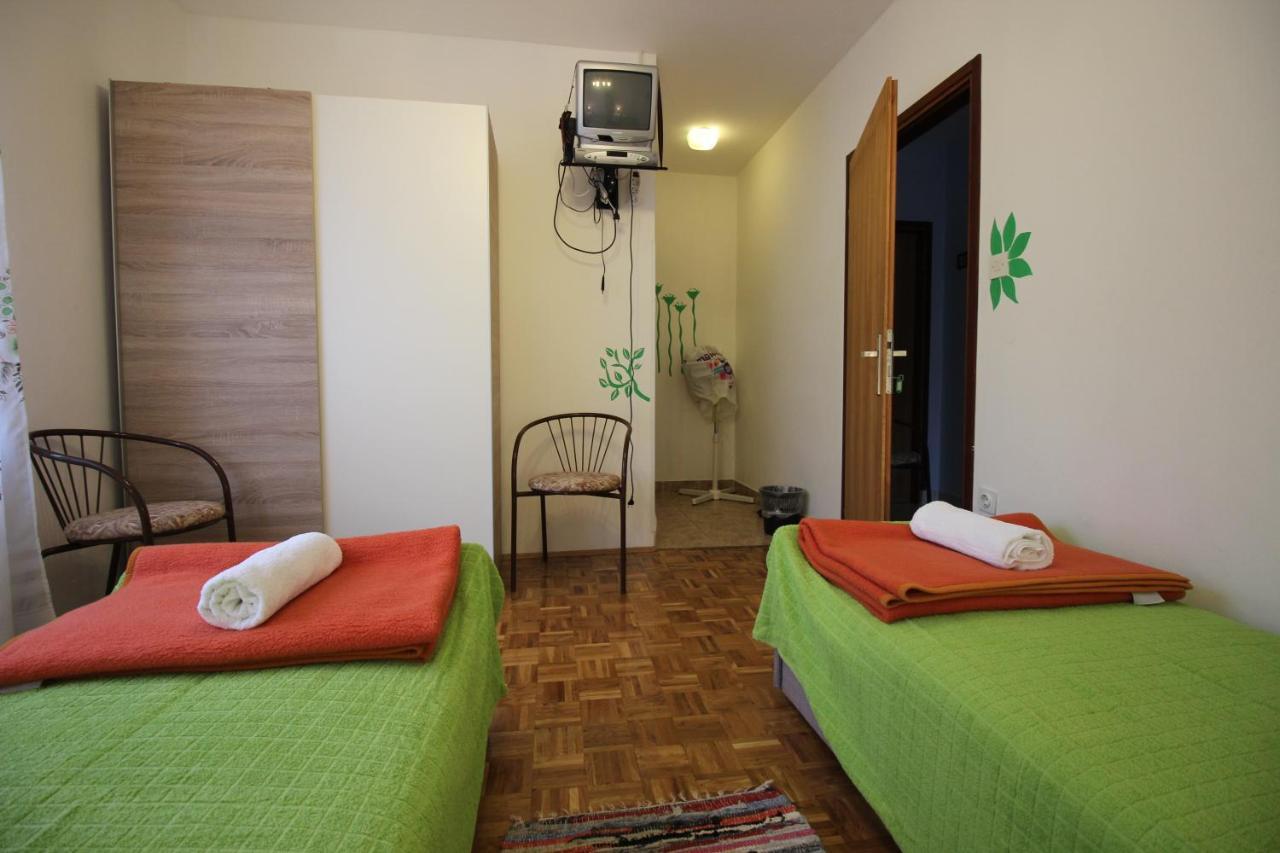 Guesthouse Marija 诺维·维诺多尔斯基 外观 照片