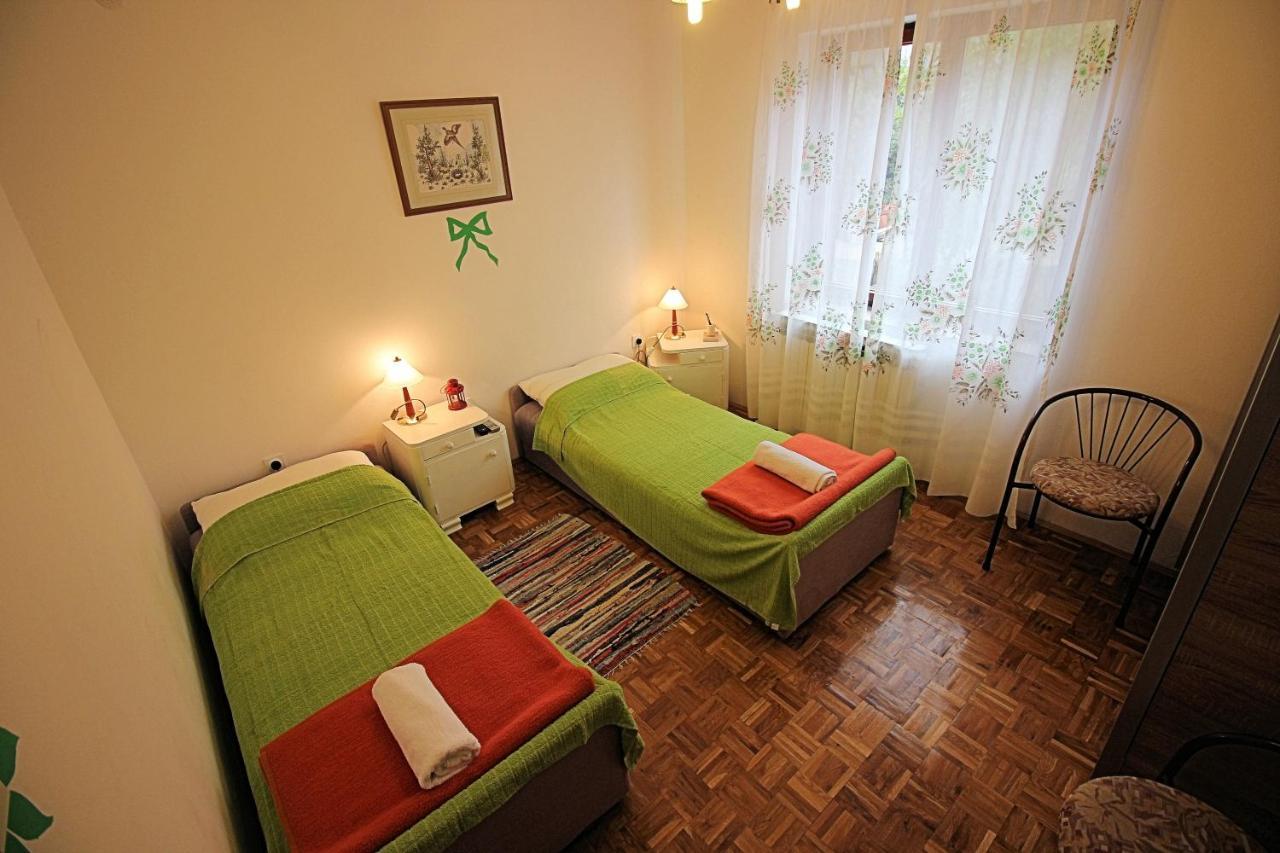 Guesthouse Marija 诺维·维诺多尔斯基 外观 照片